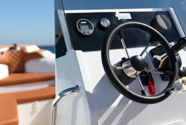 Cockpit and steering wheel of a speedboat rental in Hurghada