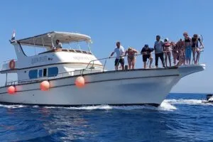 can you rent a boat in hurghada