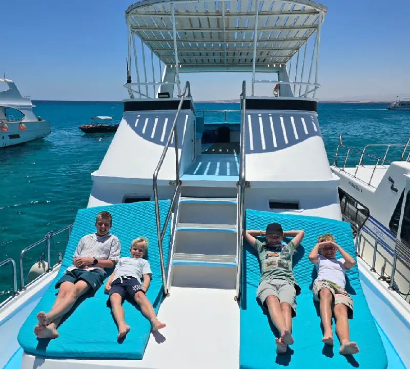 private boat trip hurghada snorkeling